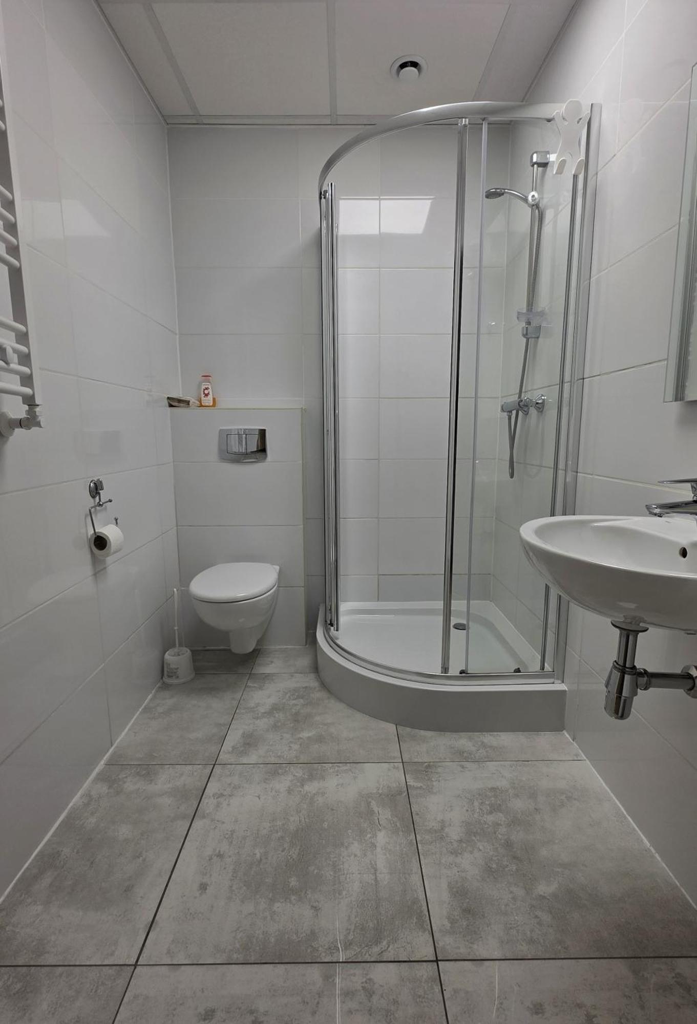 Nad Zalewem 500-163-489 Hotel Zegrze Poludniowe Eksteriør billede